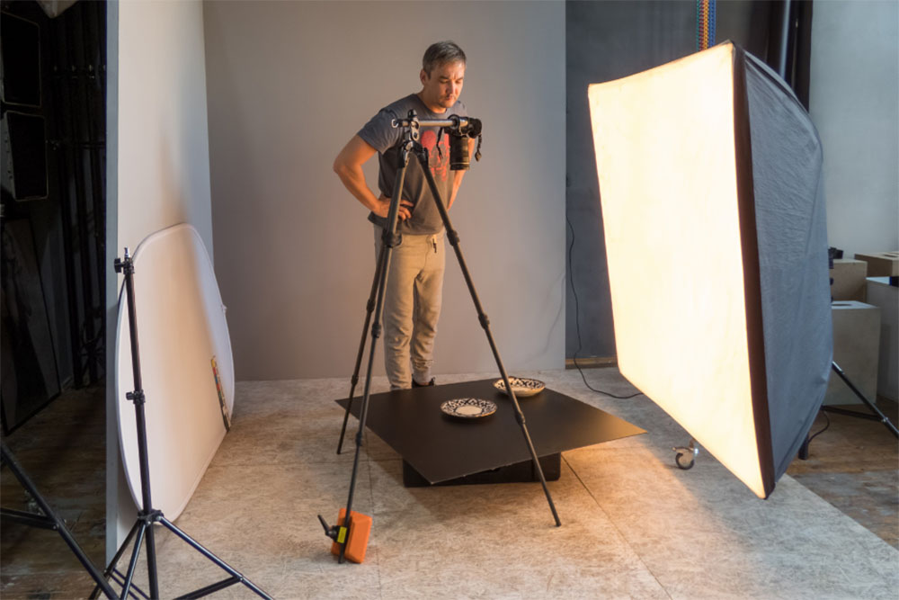 Do You Turn Off Room Lights When Using Soft Box