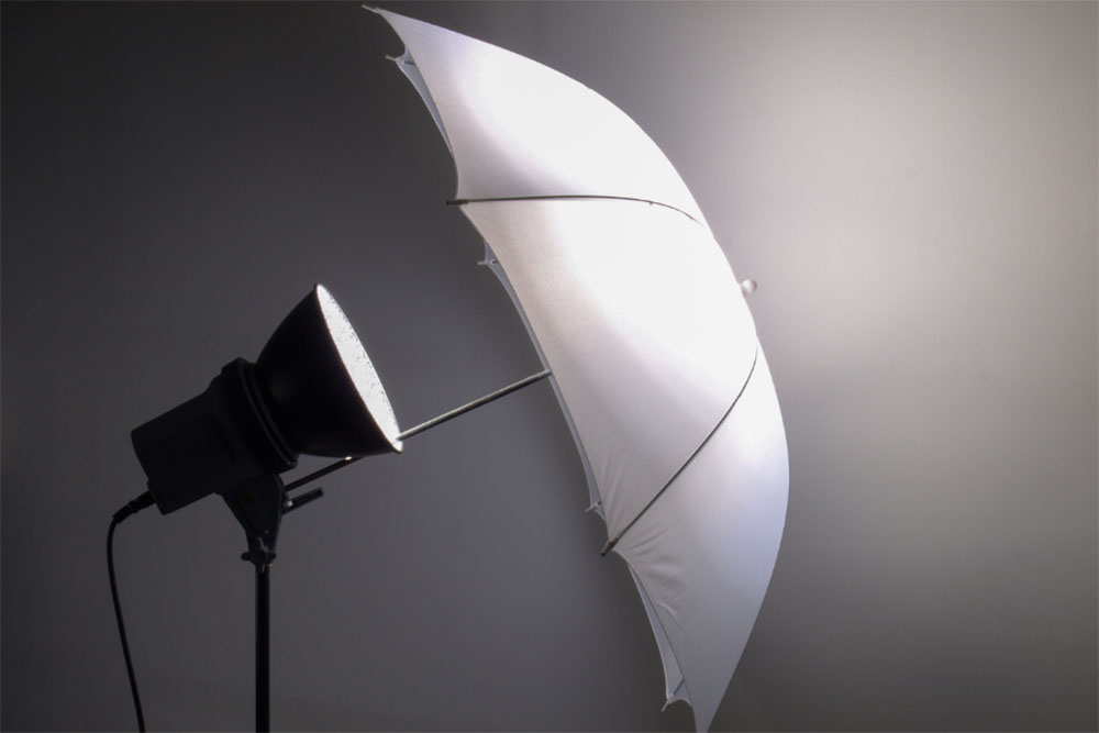 What Is Better Umbrella Or Softbox Lights (Comparison Guide) 