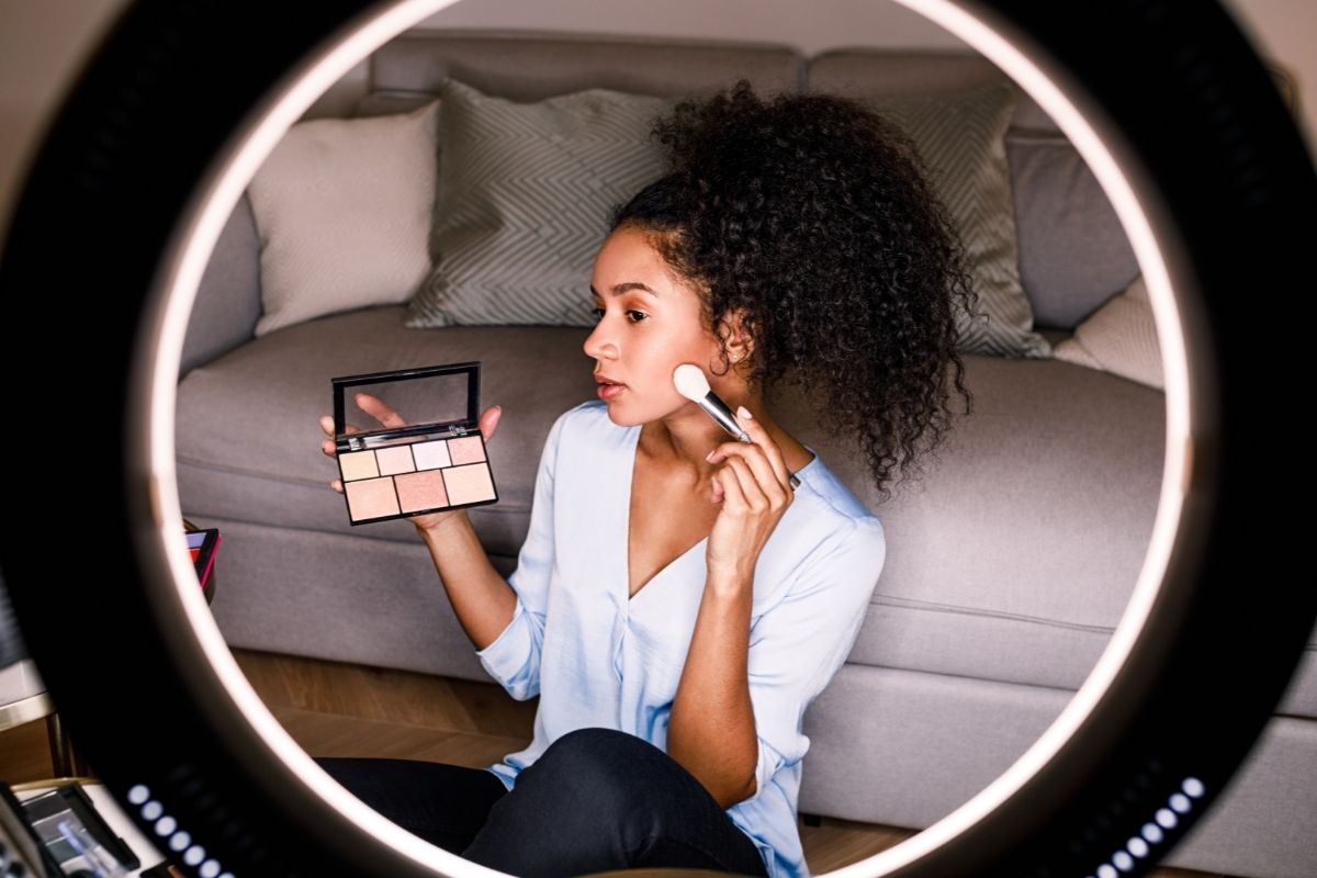 Best Ring Light For Makeup Application