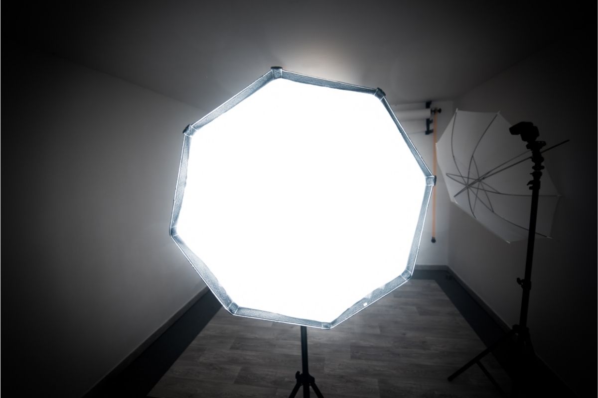 Softbox Vs. Diffuser (Which One Is Better)