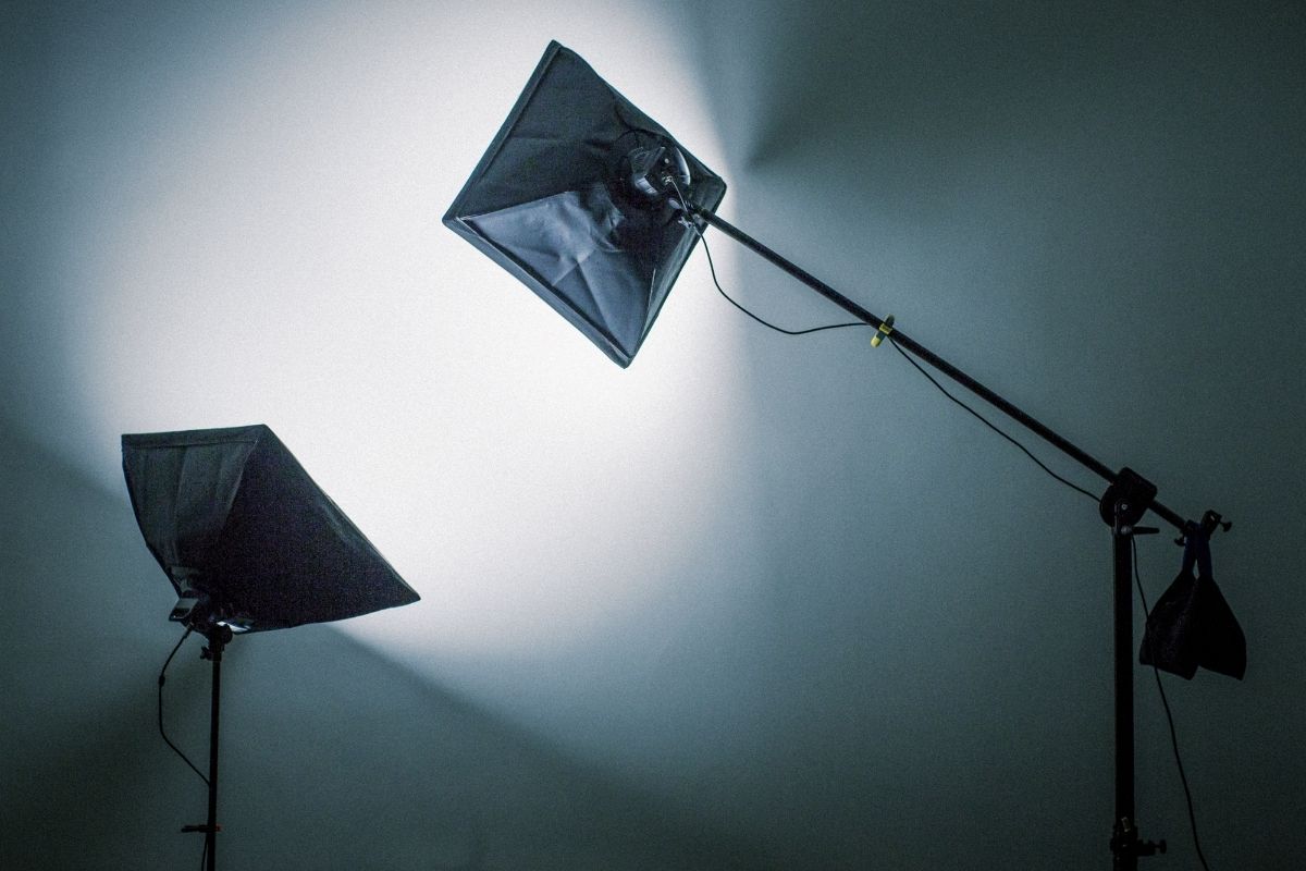 Softbox With Grid Vs. No Grid (And How To Use A Grid)