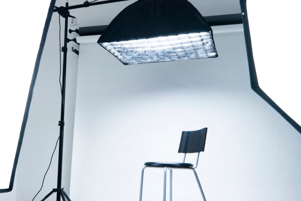 What Is Loop Lighting? (Definition, Techniques, Setup, And Use)