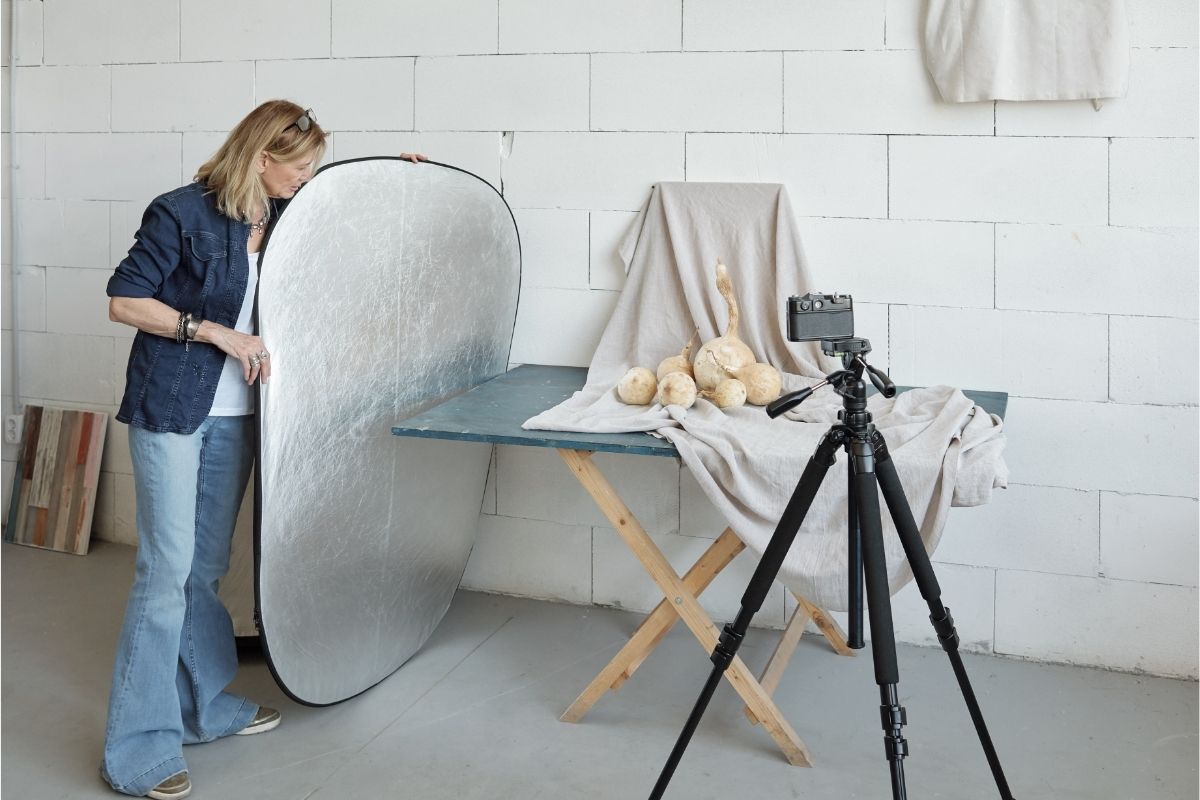 What Are Light Reflectors Used For In Photography (And How To Use Them)