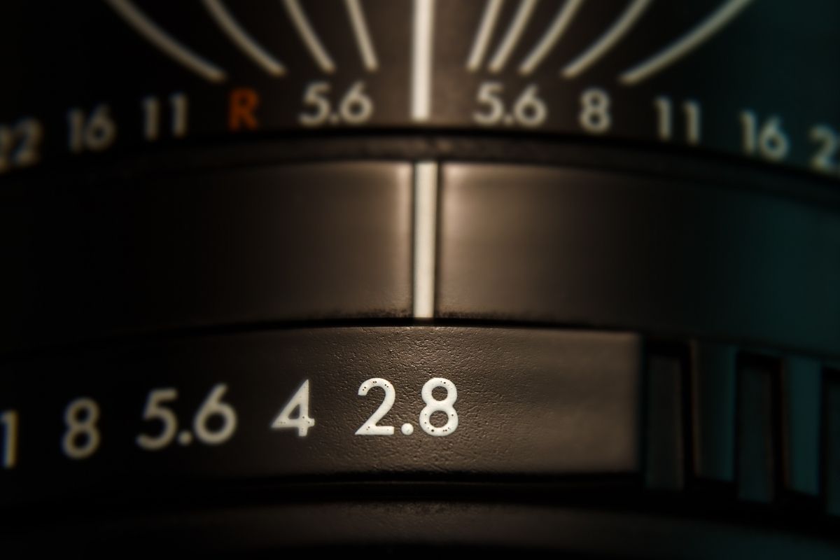 What Does F 2.8 Mean In Photography (What Is F-Stop And How Does It Work)