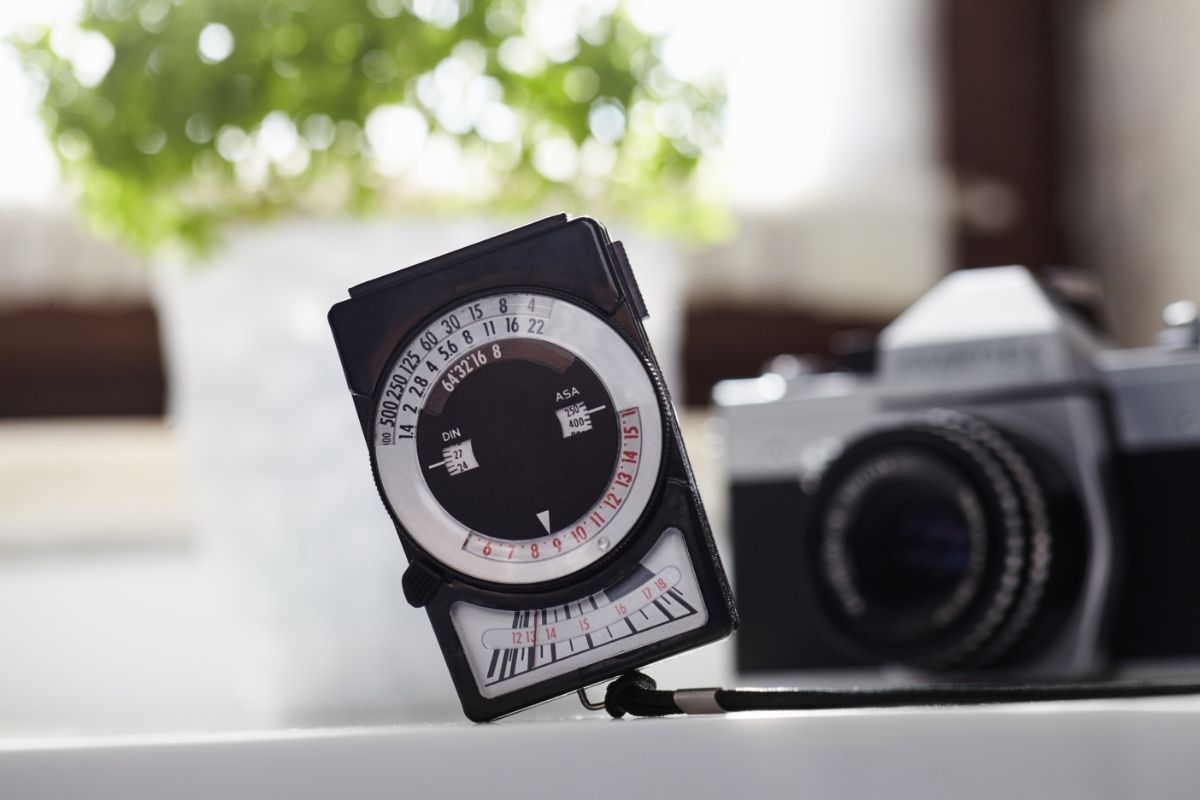What Is An Incident Light Meter And How To Use It?